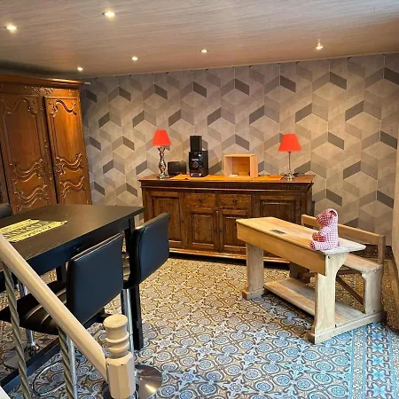 Semesterbostad De La Ruelle