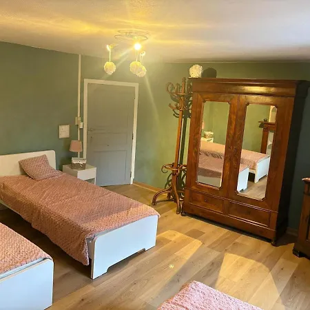 Semesterbostad De La Ruelle